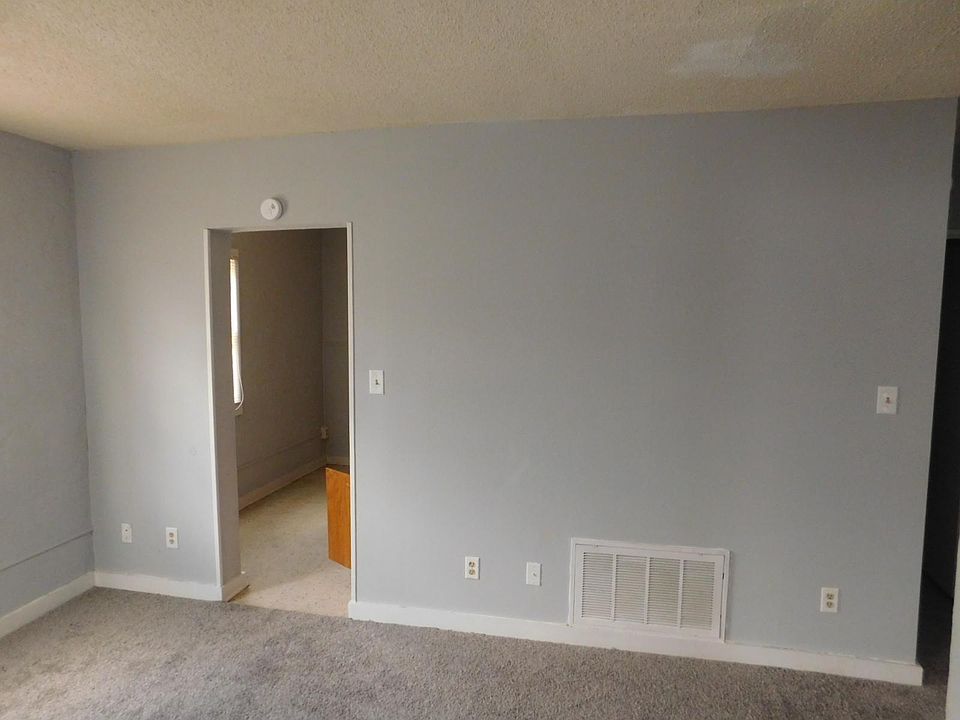 2nd image of 1226 S Belmont Ave