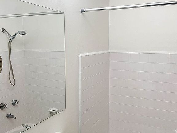 4th image of 5479 Carlson Dr #3