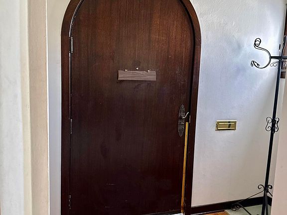 4th image of 237 Portola Avenue