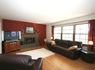 9100 40 1/2 Ave N, New Hope, MN 55427