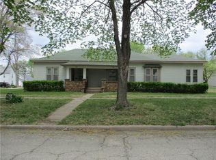 343-345 SW 2nd Ave, Garnett, KS 66032