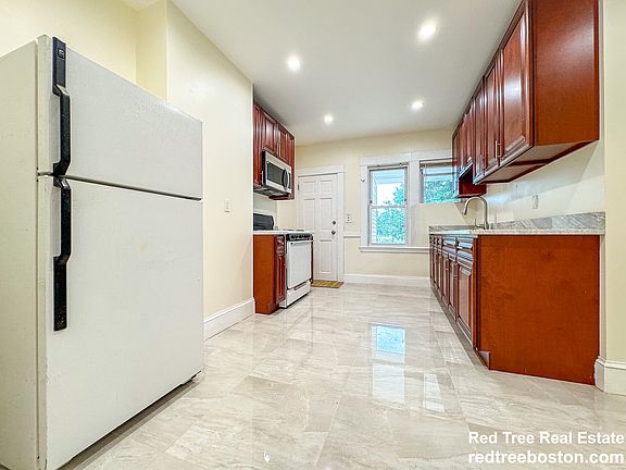 4th image of 71 Safford St APT 1