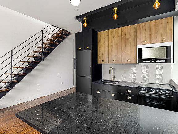 4th image of 133 Brown Pl #535