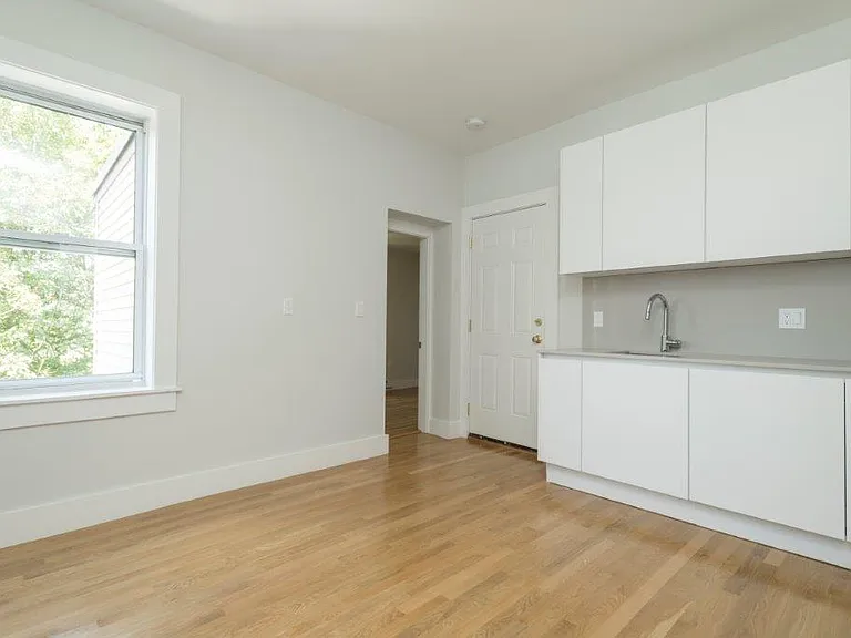 31 South St #12 — Photo 3