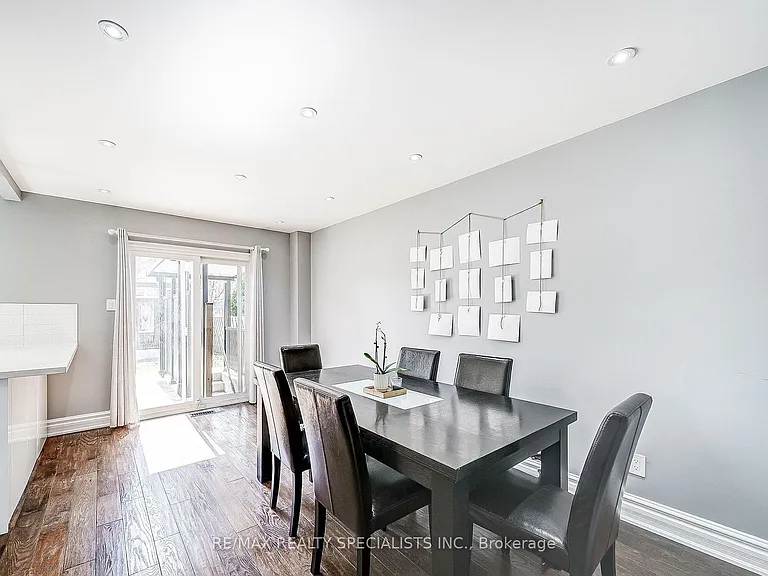 3148 Harris Cres #UPPER — Photo 7
