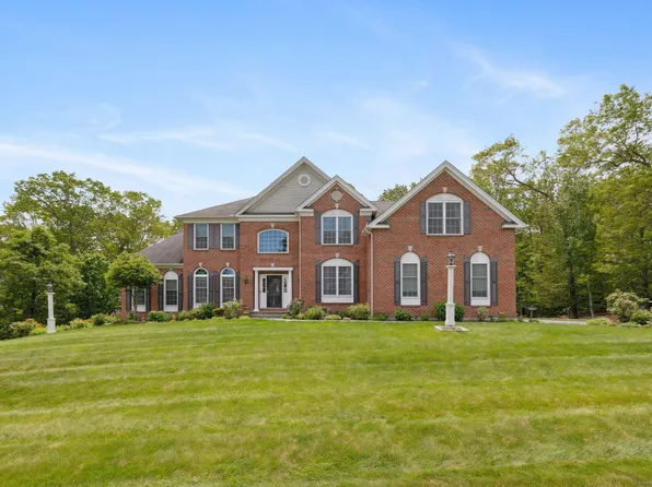 15 Weatherstone, Avon, CT 06001