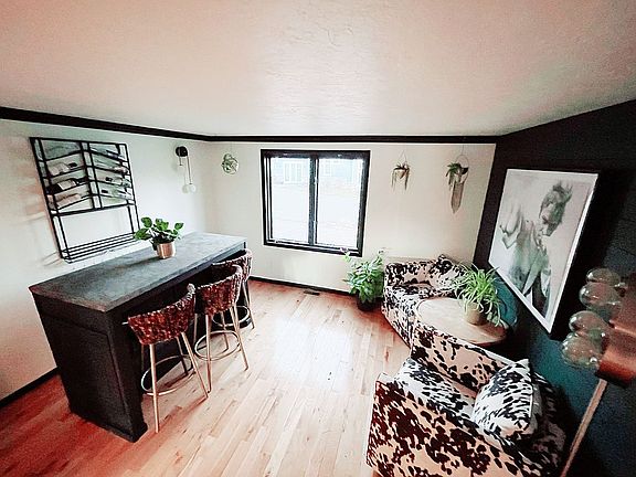 3rd image of 205 Park Ave