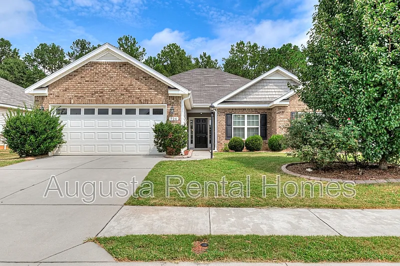 4 bed, 2.0 bath, 2133 sqft, $2,050 — Photo 1