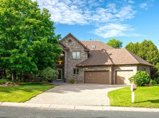 7614 S Shore Dr, Chanhassen, MN 55317