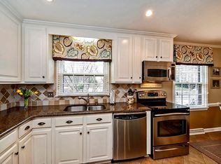 5601 Sharon Rd, Charlotte, NC 28210