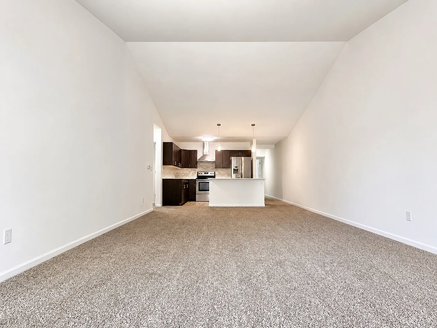 3 bed, 1689 sqft, $2,349 — Photo 4