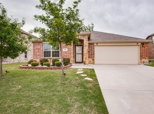 305 Azalea Dr, Nevada, TX 75173