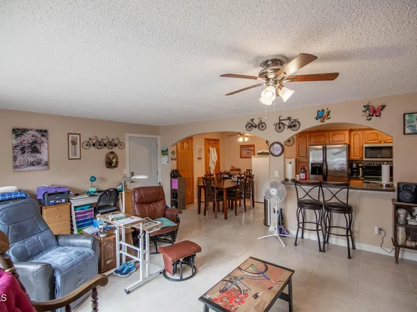 120 Lake Ave APT 2, Bismarck, ND 58504