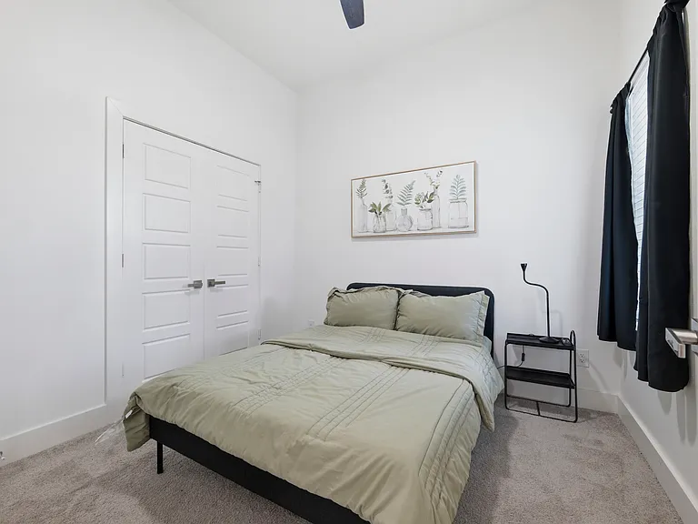 2406 Merlin St — Photo 21
