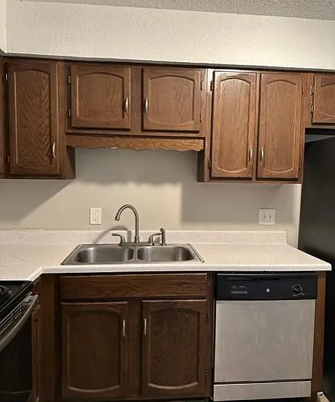2116 Greenoaks Rd #1B — Photo 9