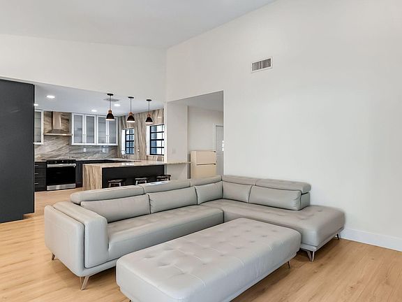 2nd image of 1150 NW 22ND Avenue