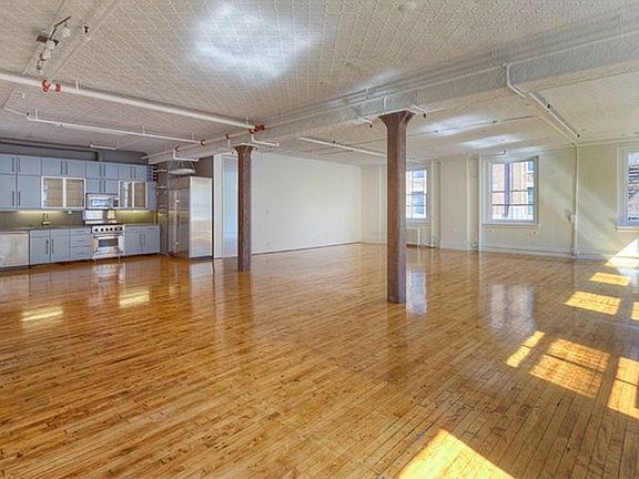 4th image of 117 Hudson St Floor 4