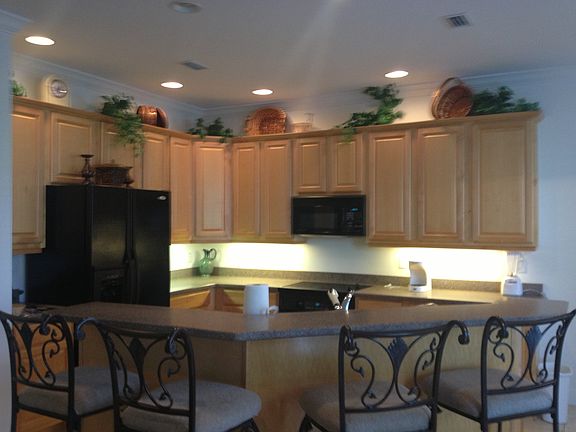 2nd image of 6815 Vista Del Lago Ave