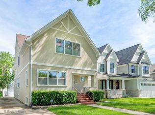 247 E 3rd St, Elmhurst, IL 60126