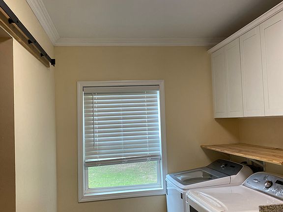 4th image of 408 Brown Ave