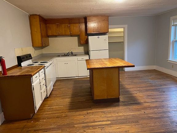 2nd image of 18 Central St APT 3