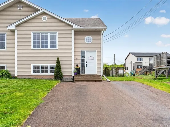 209 Penrose St, Moncton, NB E1E 4W7