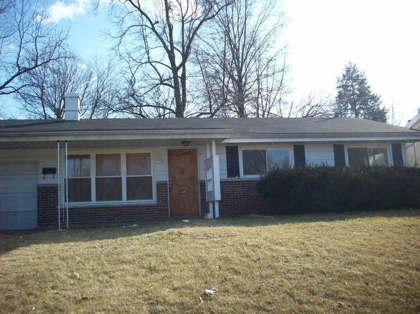 1218 Saint Cyr Rd, Saint Louis, MO 63137