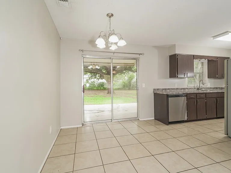 5927 Stokes Rd — Photo 5