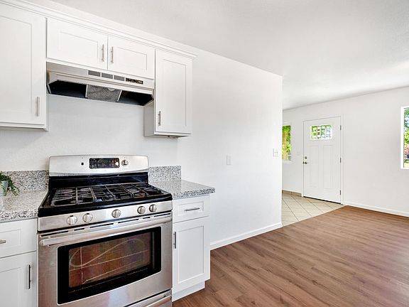 3rd image of 655 Forest Ln