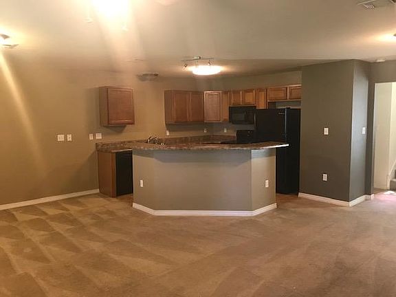 2nd image of 998 Hondo Ave #5