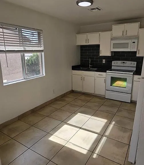 1551 E Christy Dr #2 — Photo 3
