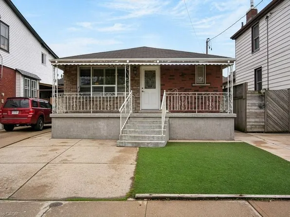 40 Mayflower Ave, Hamilton, ON L8L 2K4