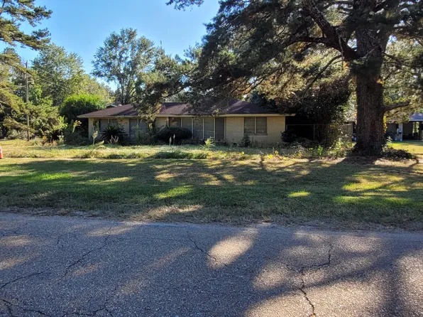 416 E Liberty St, Osyka, MS 39657