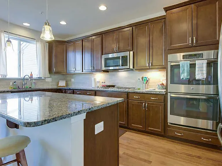517 Pebblebrook Ln — Photo 5