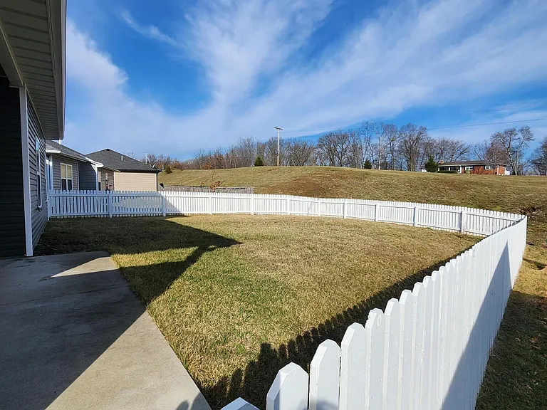 3203 Timber Run Dr — Photo 2