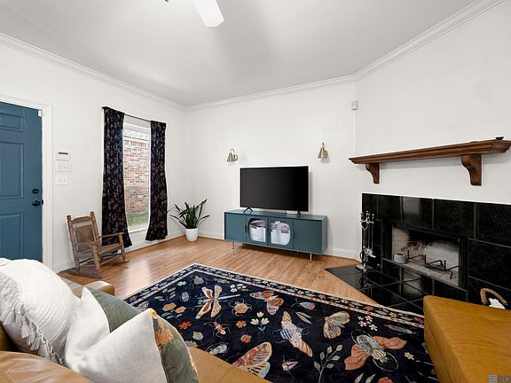 3rd image of 3525 Myrtle Grove Dr