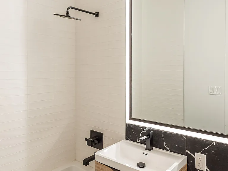 595 Myrtle Ave #3B — Photo 9