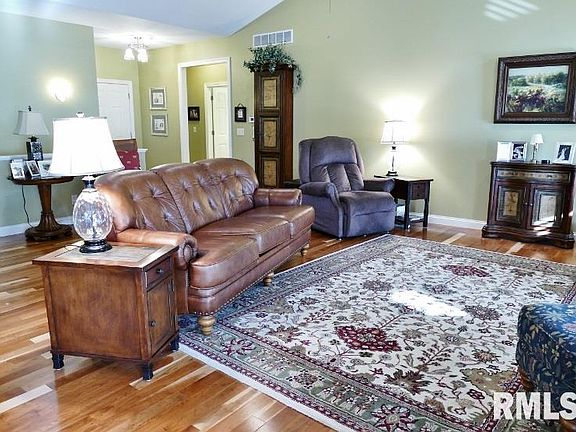 3rd image of 608 Thornridge Dr
