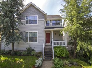 245 SW 105th Ter, Portland, OR 97225