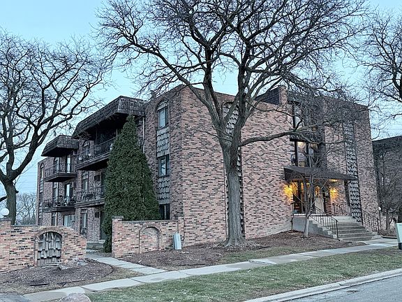 3rd image of 17745 Rosewood Dr APT 2A