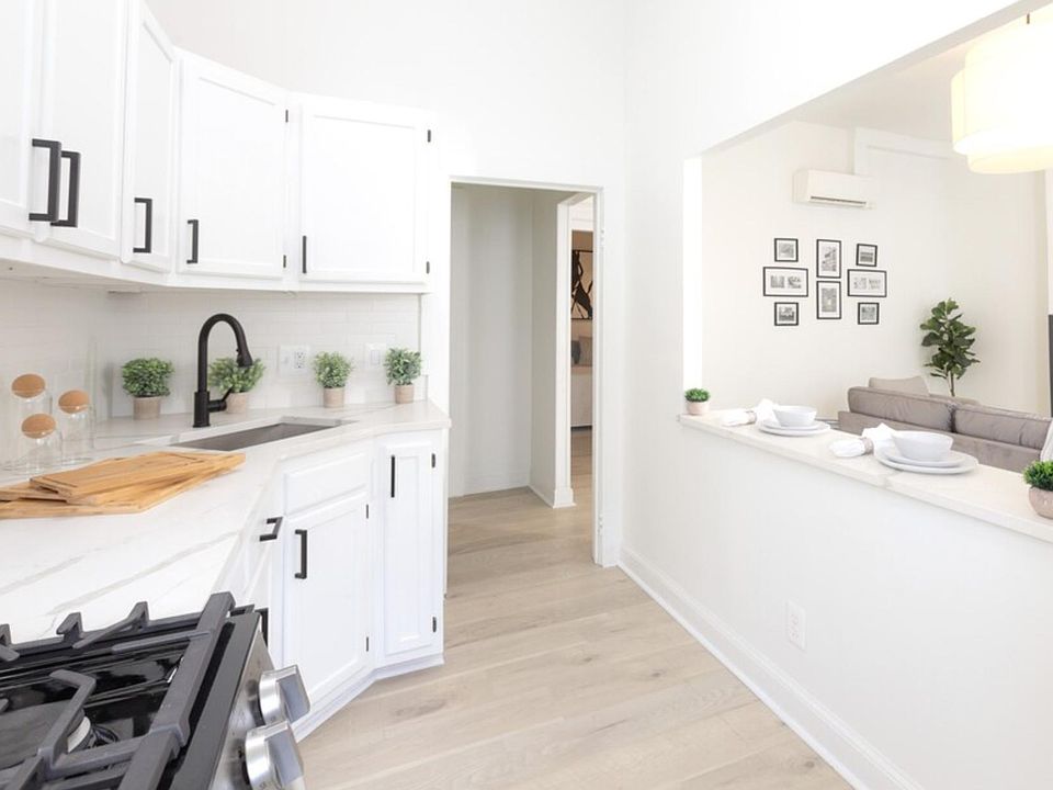 1st image of 816 Park Ave #Cb78ceb97