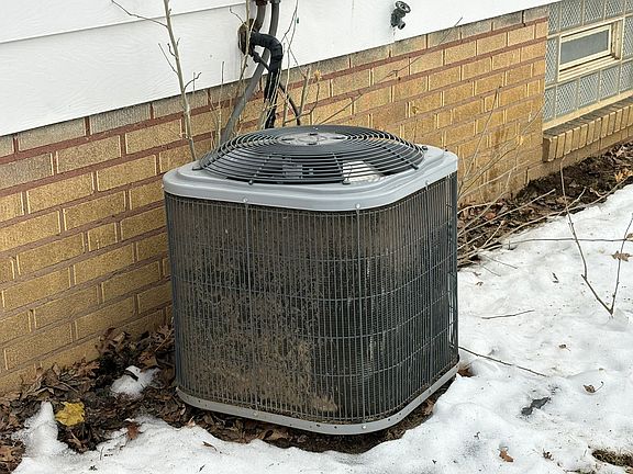 5th image of 17407 Woodbury Ave