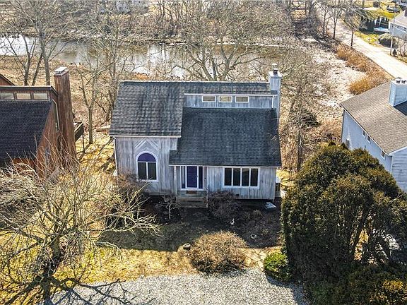 3rd image of 262 Wood Hill Rd