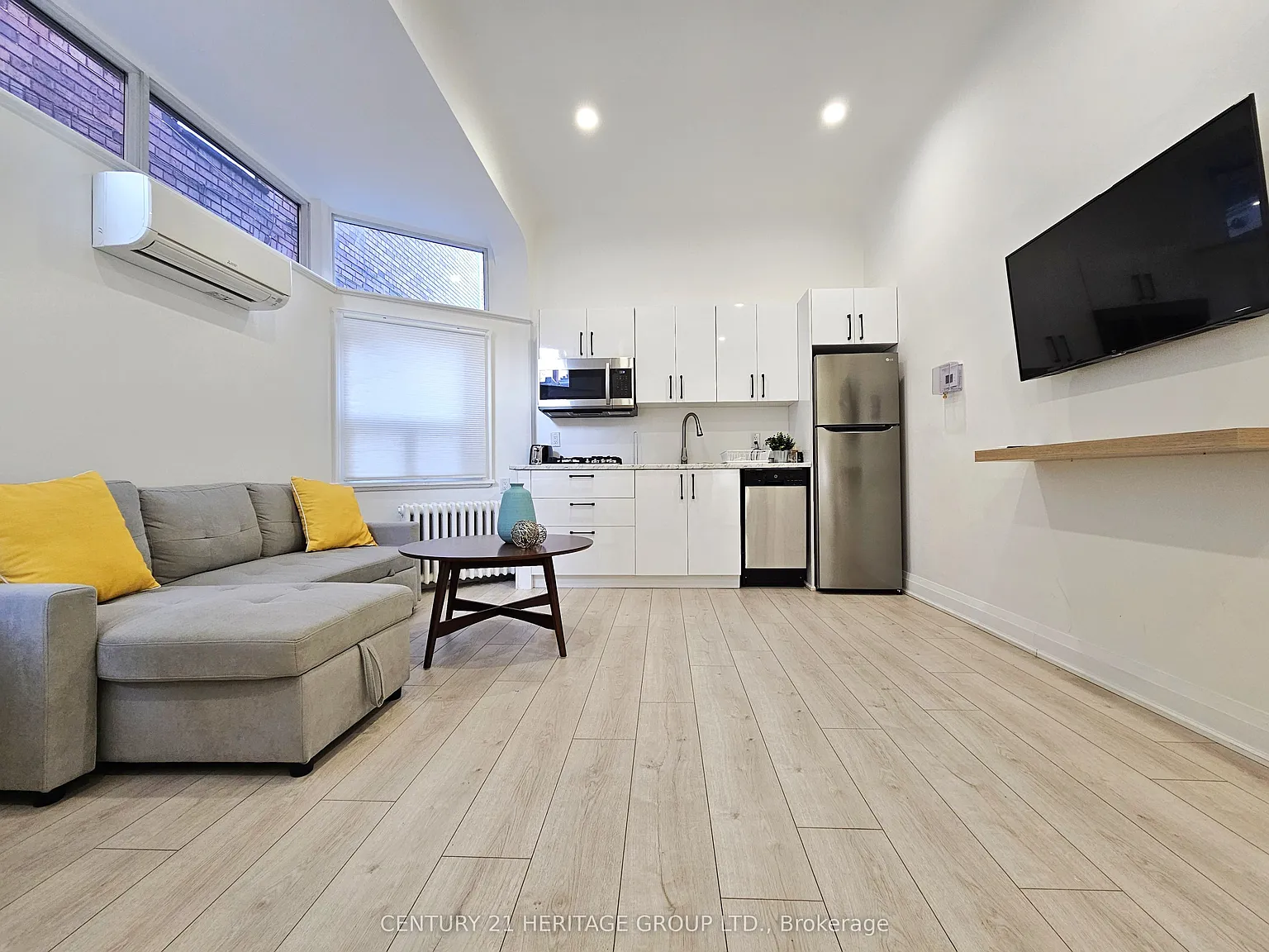 1 bed, $2,300 — Photo 3