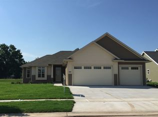 585 Pebblestone Cr Cir, Oneida, WI 54155