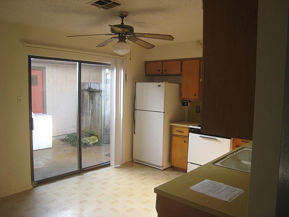 5th image of 900 Ramble Ln #A