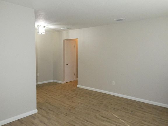 3rd image of 1325 Belgrade Ave