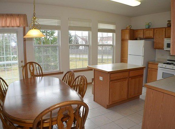 5th image of 550 Woodhill Dr