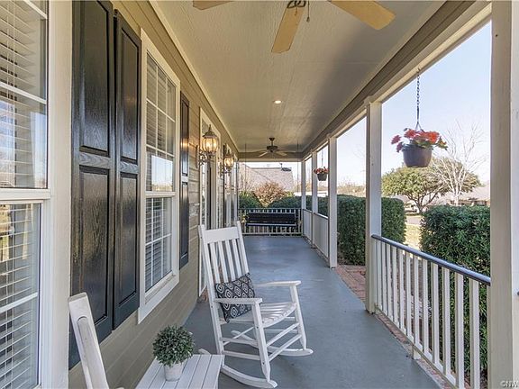 3rd image of 208 Country Club Dr