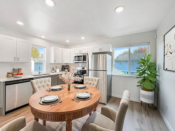 5th image of 3808 S Lyon Ct #B